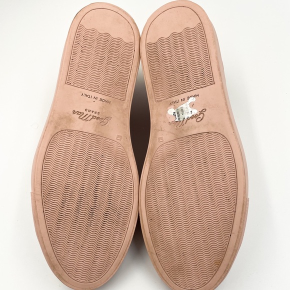 Good Man Legend Low Top Sneaker - Picture 11 of 11